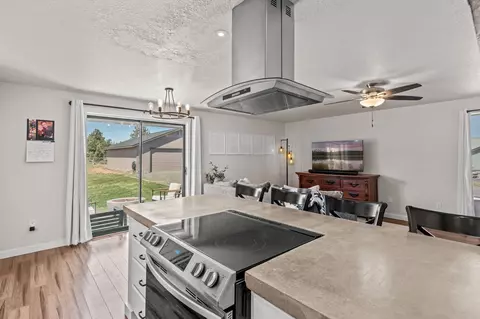 Kitchen - 66549 Ponderosa Loop, Bend, OR 97703 photo 5 of 7
