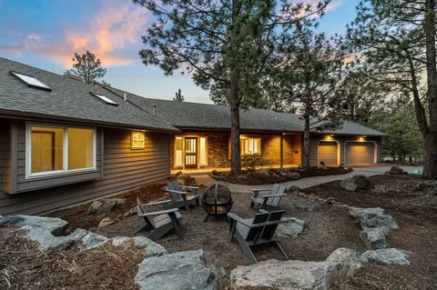 1281 NW City View Dr, Bend, OR 97703