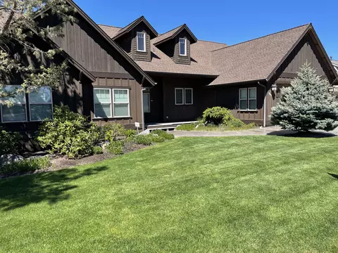 3197 SW Cascade Vista Dr, Redmond, OR 97756