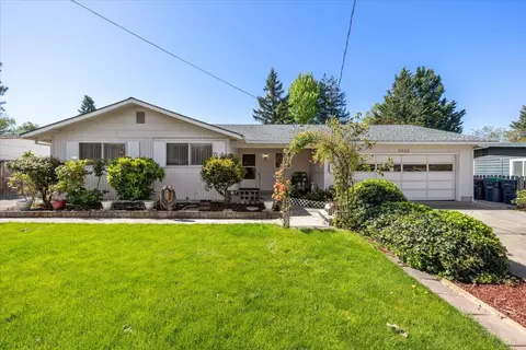 2832 Rosemont Ave, Medford, OR 97504