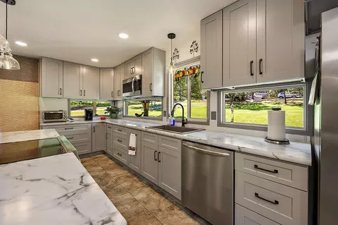 1455 Summit Loop, Grants Pass, OR 97527 photo 9