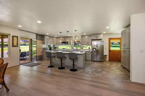 1455 Summit Loop, Grants Pass, OR 97527 photo 6