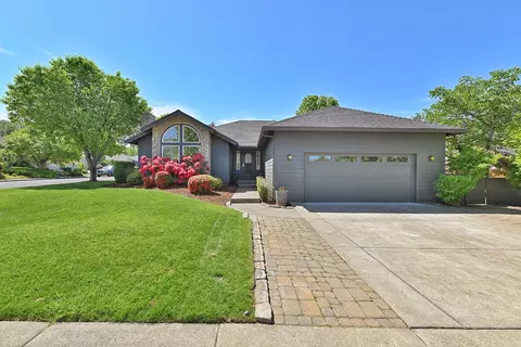 2490 Greenridge Dr, Medford, OR 97504