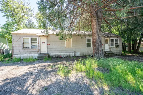 128-130 Onyx St, Eagle Point, OR 97524