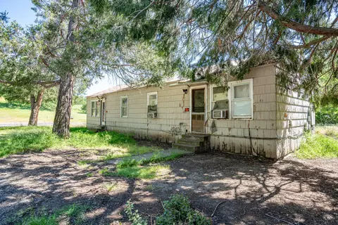142-144 Onyx St, Eagle Point, OR 97524 photo 3