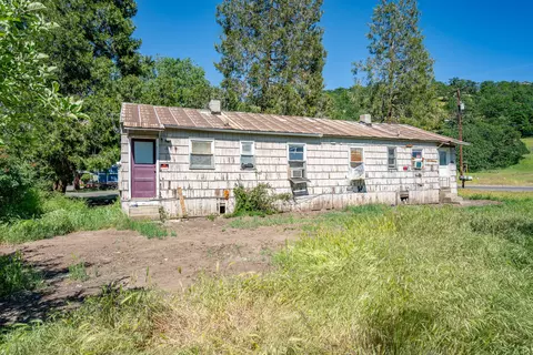 142-144 Onyx St, Eagle Point, OR 97524 photo 4
