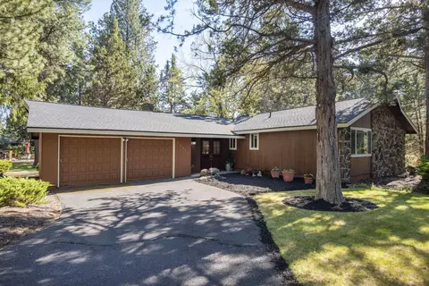 20415 Klahani Dr, Bend, OR 97702