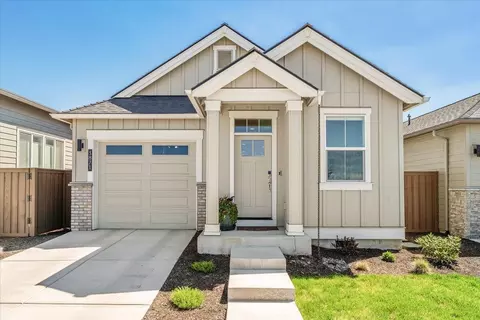 3871 NE Oakside, Bend, OR 97701