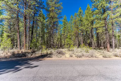 16545 Stage Stop Dr, Bend, OR 97707 photo 7