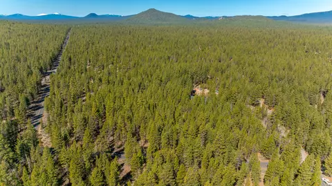 16545 Stage Stop Dr, Bend, OR 97707 photo 3