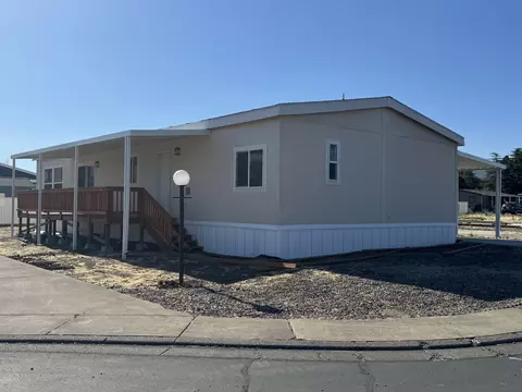 4729 S Pacific Highway Hwy # 30, Phoenix, OR 97535