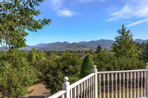 Exterior - 1532 Panoramic Loop, Grants Pass, OR 97527 photo 3 of 12