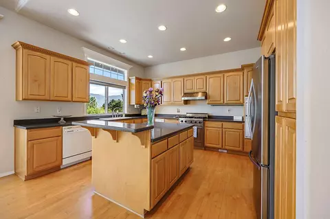 Kitchen - 1532 Panoramic Loop, Grants Pass, OR 97527 photo 1 of 6