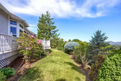 Exterior - 1532 Panoramic Loop, Grants Pass, OR 97527 photo 10 of 12