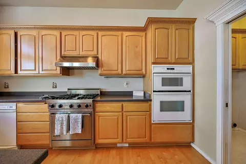 Kitchen - 1532 Panoramic Loop, Grants Pass, OR 97527 photo 3 of 6