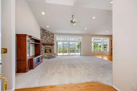Living - 1532 Panoramic Loop, Grants Pass, OR 97527 photo 3 of 5