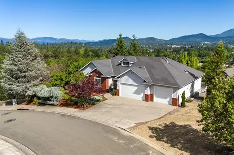 View/Area - 1532 Panoramic Loop, Grants Pass, OR 97527 photo 1 of 5