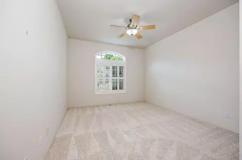 Bedroom - 1532 Panoramic Loop, Grants Pass, OR 97527 photo 2 of 6