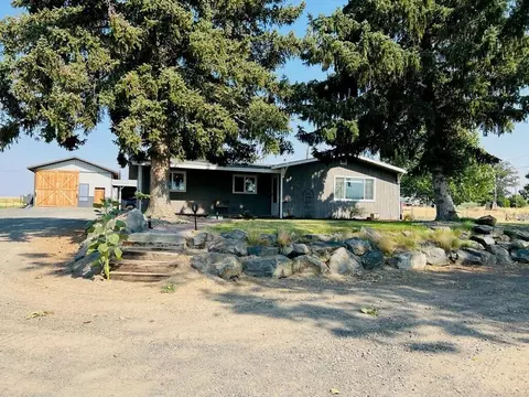 2559 NE Cora Dr, Madras, OR 97741