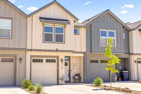 1122 NW Upas Pl, Redmond, OR 97756