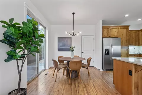 Dining - 20780 NE Smoke Stack Ln, Bend, OR 97701 photo 2 of 5