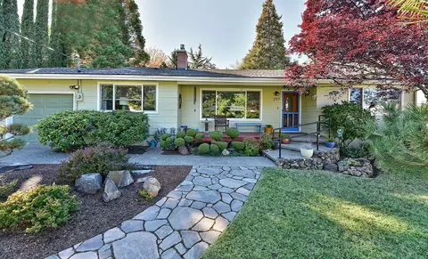 735 Frances Ln, Ashland, OR 97520