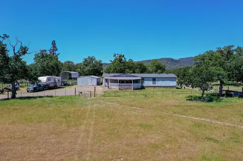 15445 Antioch Rd, White City, OR 97503