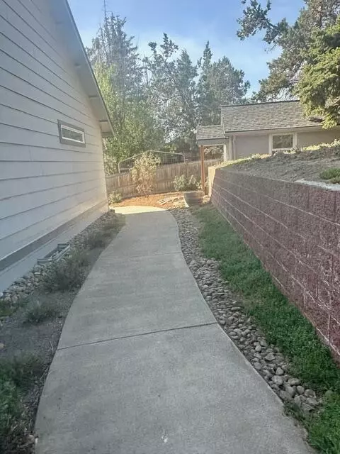 20019 Beaver Ln, Bend, OR 97703 photo 27