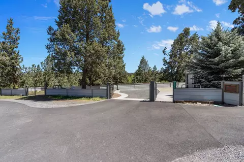 20019 Beaver Ln, Bend, OR 97703 photo 2