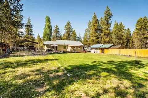 Exterior - 16033 Aqua Rd, La Pine, OR 97739 photo 6 of 10