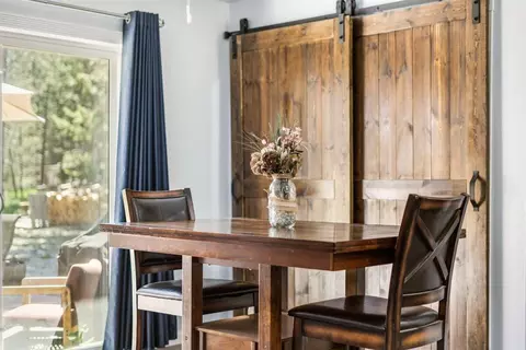 Dining - 16033 Aqua Rd, La Pine, OR 97739 photo 2 of 2