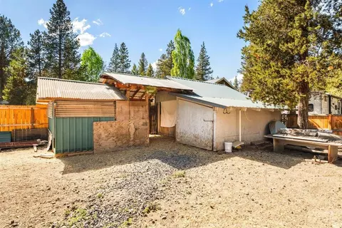Exterior - 16033 Aqua Rd, La Pine, OR 97739 photo 3 of 10