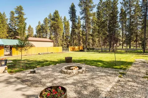 Exterior - 16033 Aqua Rd, La Pine, OR 97739 photo 5 of 10