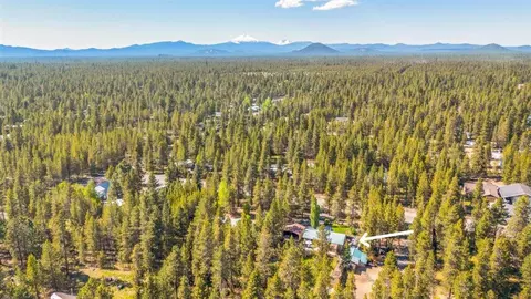 View/Area - 16033 Aqua Rd, La Pine, OR 97739 photo 2 of 5