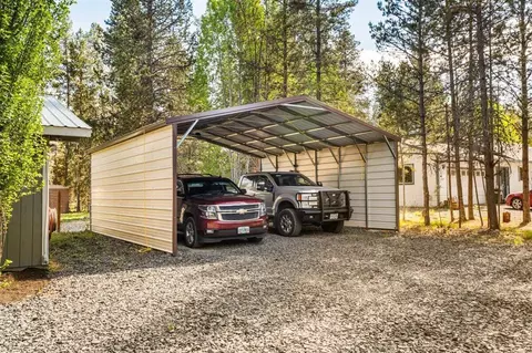 Exterior - 16033 Aqua Rd, La Pine, OR 97739 photo 2 of 10