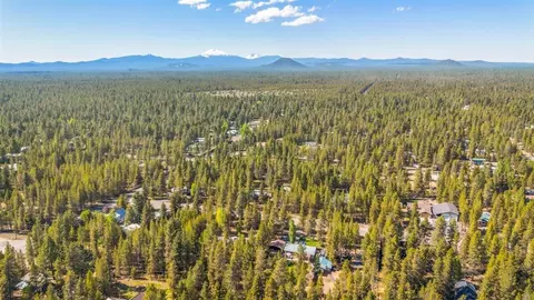 View/Area - 16033 Aqua Rd, La Pine, OR 97739 photo 3 of 5