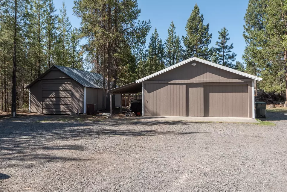  52703 Golden Astor Rd, La Pine, OR 97739 photo 4