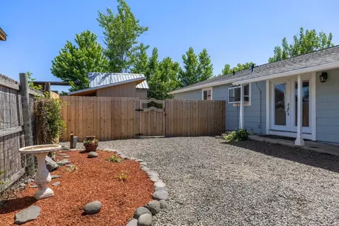 2472 Merry Ln, White City, OR 97503