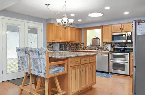 610 Sky Crest Dr, Grants Pass, OR 97527