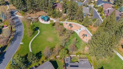 View/Area - 60965 Creekstone Loop, Bend, OR 97702 photo 5 of 11
