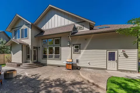Exterior - 60965 Creekstone Loop, Bend, OR 97702 photo 5 of 8
