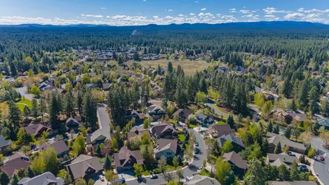 View/Area - 60965 Creekstone Loop, Bend, OR 97702 photo 9 of 11