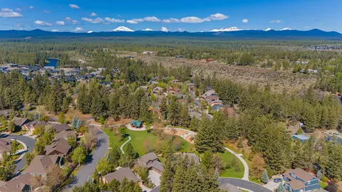 View/Area - 60965 Creekstone Loop, Bend, OR 97702 photo 6 of 11
