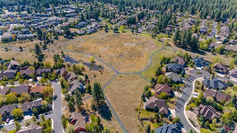 View/Area - 60965 Creekstone Loop, Bend, OR 97702 photo 4 of 11