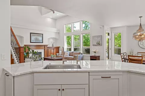 Kitchen - 60965 Creekstone Loop, Bend, OR 97702 photo 4 of 4