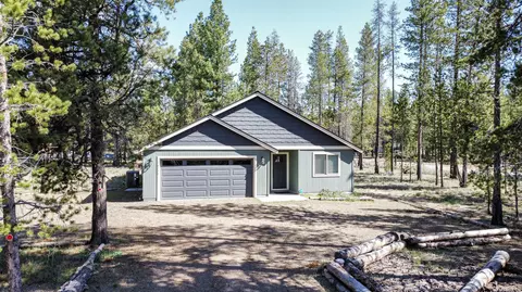 16250 Lava Dr, La Pine, OR 97739