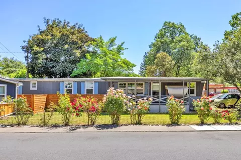 420 Oak St, Rogue River, OR 97537