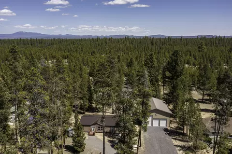146613 Wild Cougar Ln, Gilchrist, OR 97737