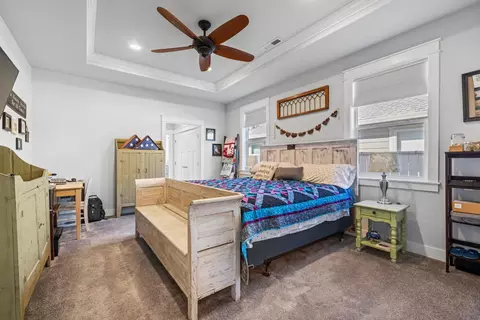 Bedroom - 1000 Pumpkin Ridge Dr, Eagle Point, OR 97524 photo 1 of 5
