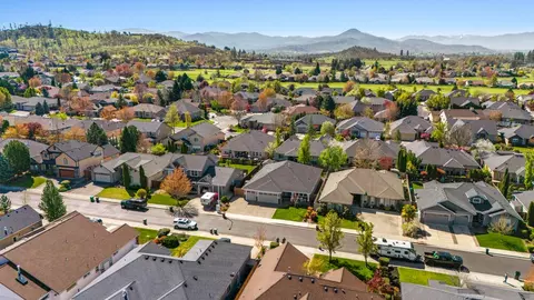 View/Area - 1000 Pumpkin Ridge Dr, Eagle Point, OR 97524 photo 1 of 1